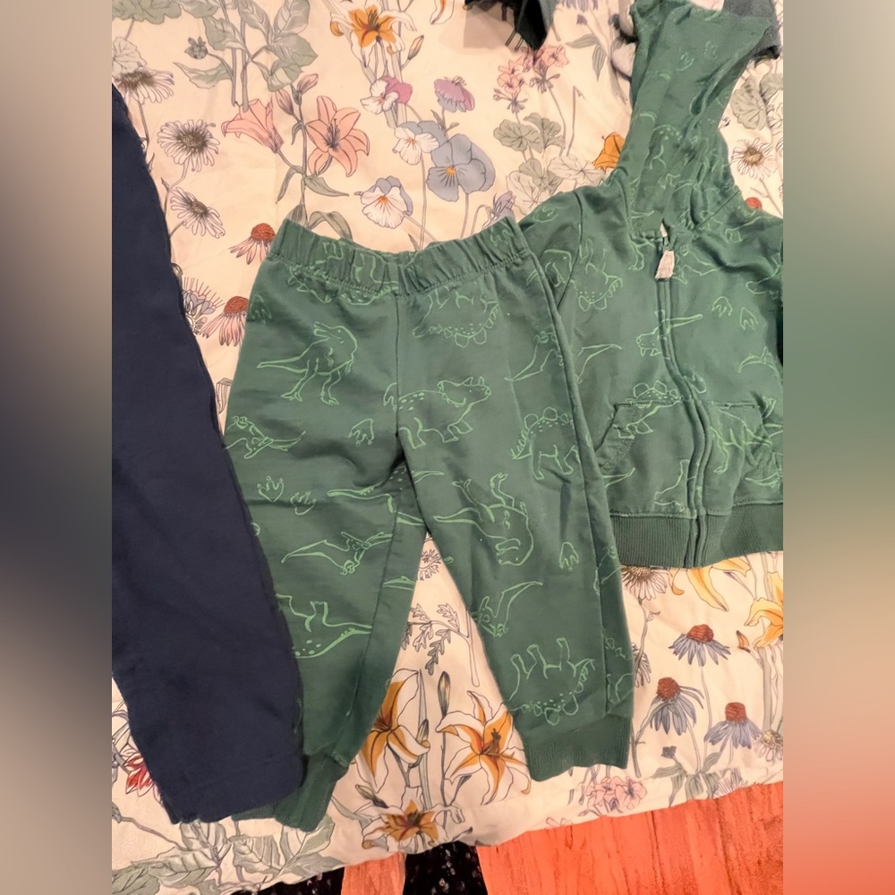 4 boy items bundle - Picture 5 of 8